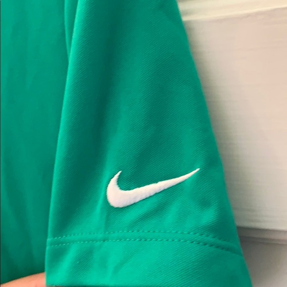 Women’s Nike Golf Shirt - Picture 3 of 4